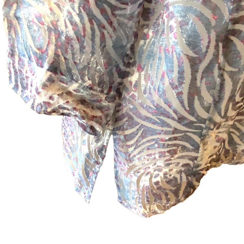 Erin London Top, Blouse or Jacket Gray White and Burgundy Button Down Size XL - Picture 4 of 7